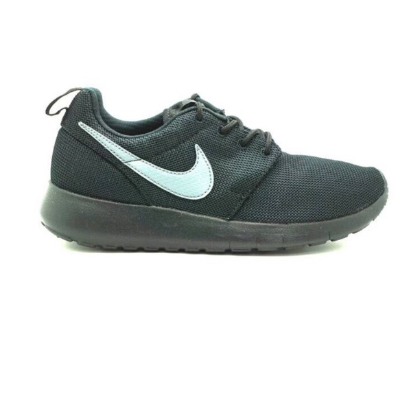 nike roshe size 4